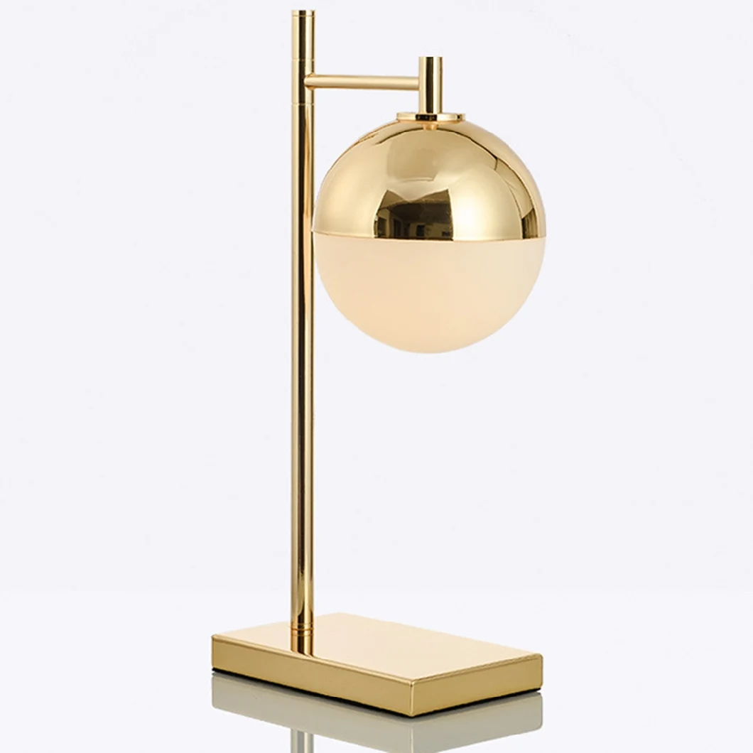Gold Table Lamp Creative Table Lamp for Bedroom Study Living Room Decoration Desk Lamp (DW-T6084)