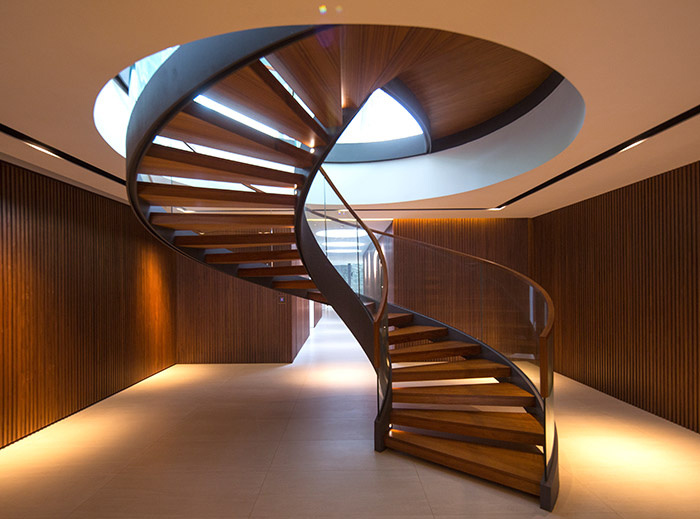 Modern Tempered Glass Curved Stairs Single Steel Beam Stairs