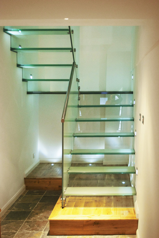 Mono Beam Straight Stairs Interior Staircase with Wood Tread and Glass Railing