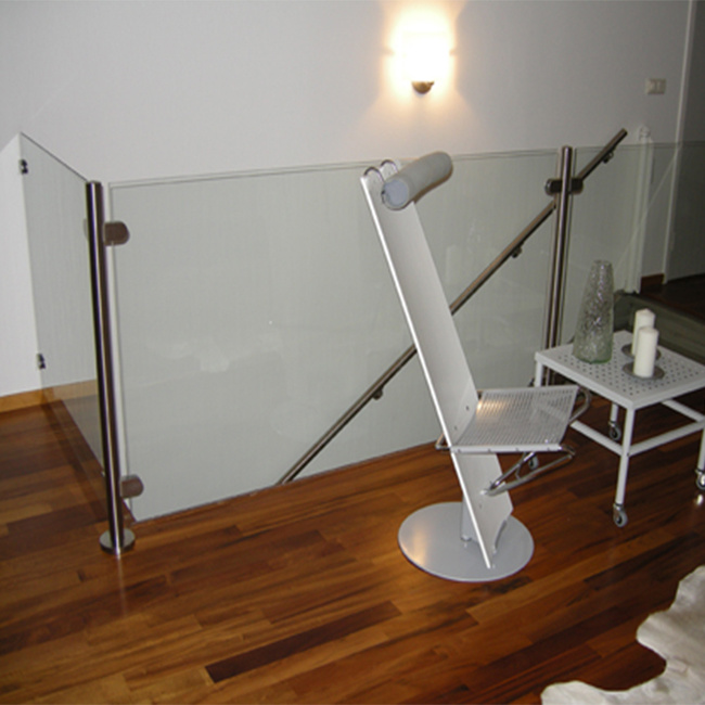 High Quality Stainless Steel Round /Square Post Tempered Glass Railing