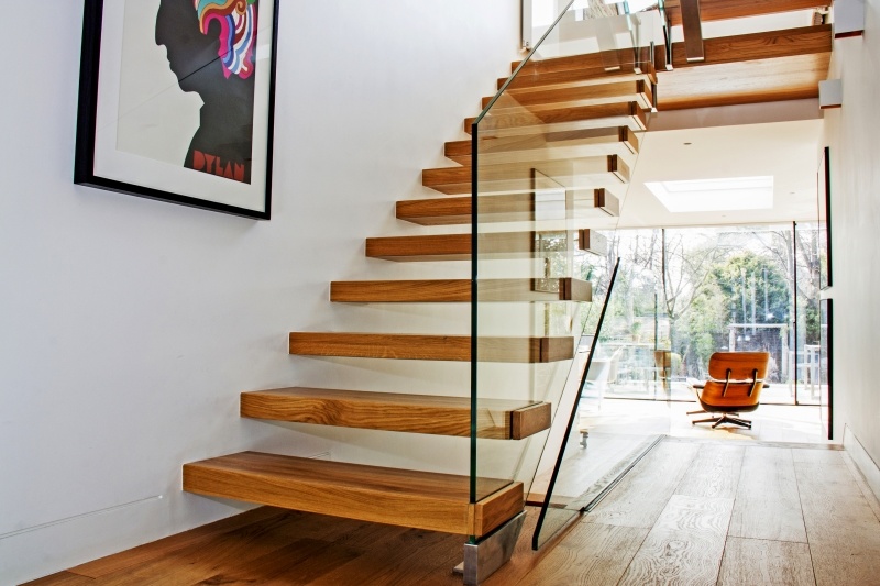 Modern Design Steel Wood Stairs Straight Customized Glass Railing Stairs