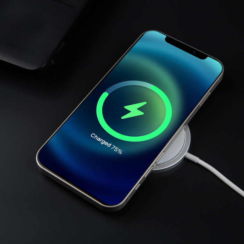 Factory Wholesale 2021 New Magnetic 15W Fast Wireless Charger for iPhone 12 PRO Max OEM Customized Logo 15W Magnetic Wireless Fast Charger