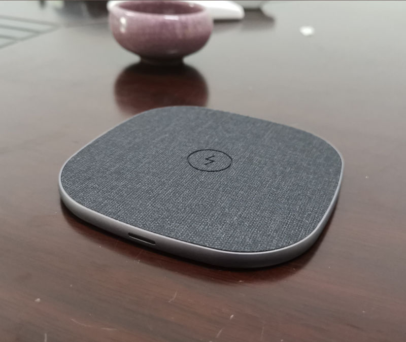 New Wireless Charging Pad 10W Smart Wireless Charger for Cellphone