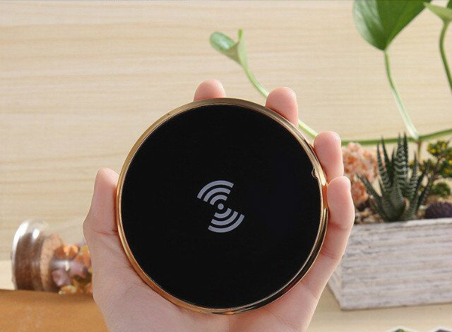 Universal Vintage style Qi Wireless Mobile Phone Charger