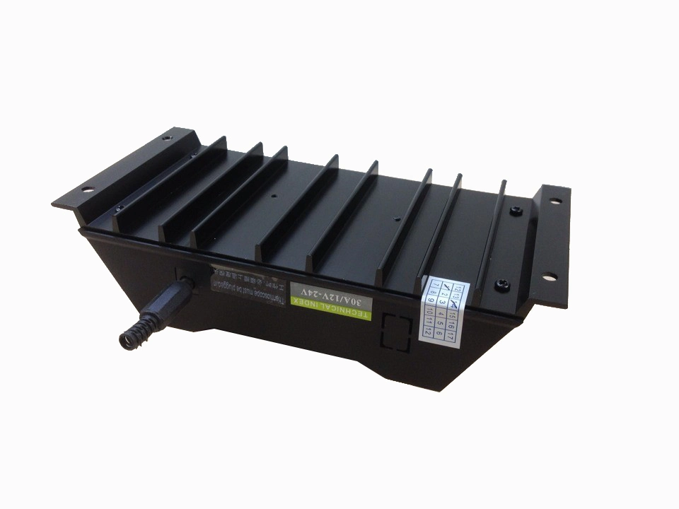 12V/24V/48V 50A 60A Solar Power Panel Battery Charger Lighting System Regulator Controller