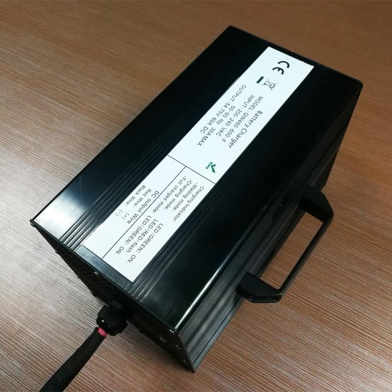 Full Automatic Intelligen 36V 52A Lead Acid Battery Charger 44.1V Power Bank