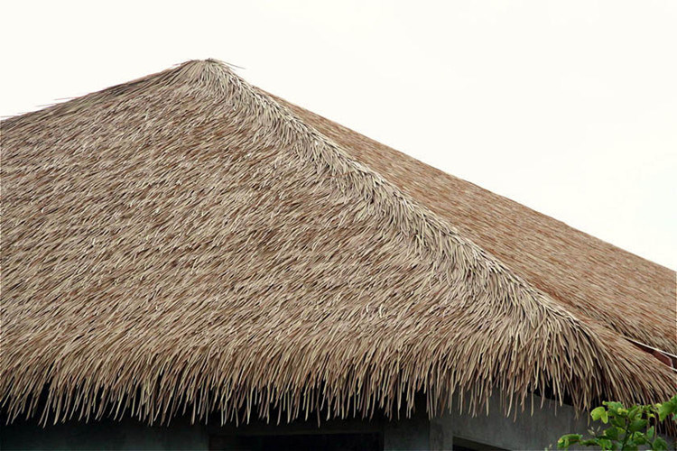 Free Sample Synthetic Material Plastic Synthetic Thatch Roof Tile Beach Decorative Umbrella Top Cover