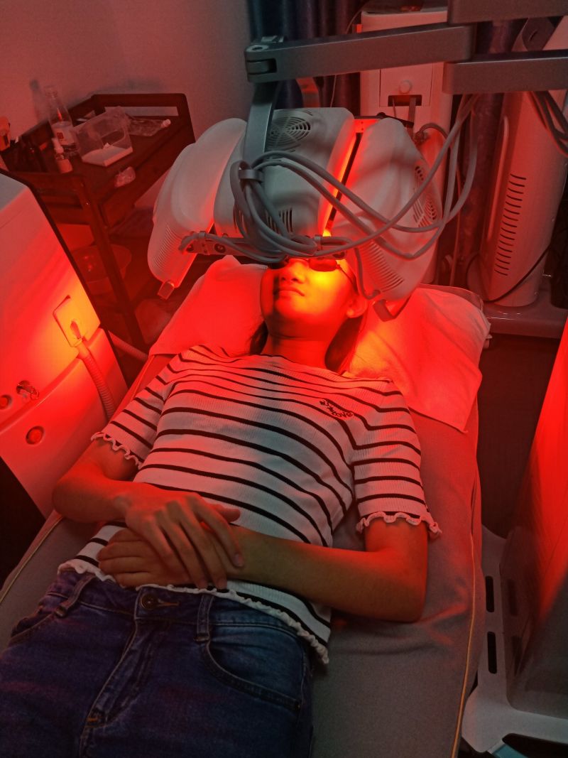 4 Colors Skin LED PDT Light Therapy Machine for Beauty Salon