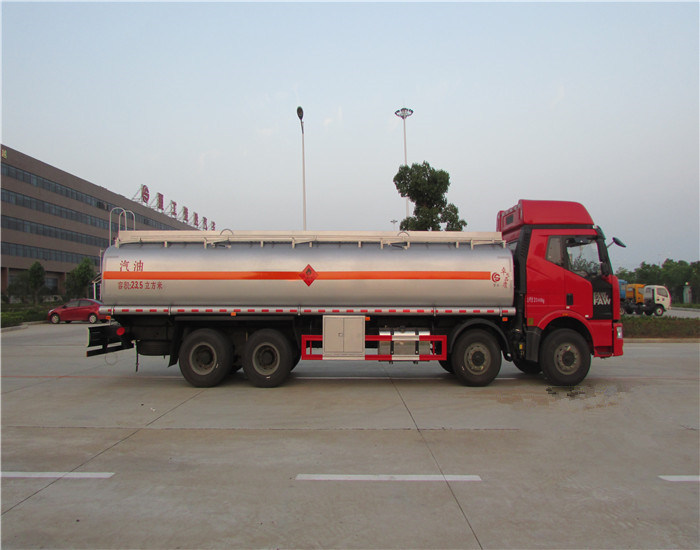 HOWO 6X4 20000L Refueling Truck Fuel Oil Tanker Truck for Sale