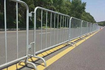 Hot Sell Heavy Duty Galvanised Traffic Road Safety Pedestrian Crowd Control Barriers