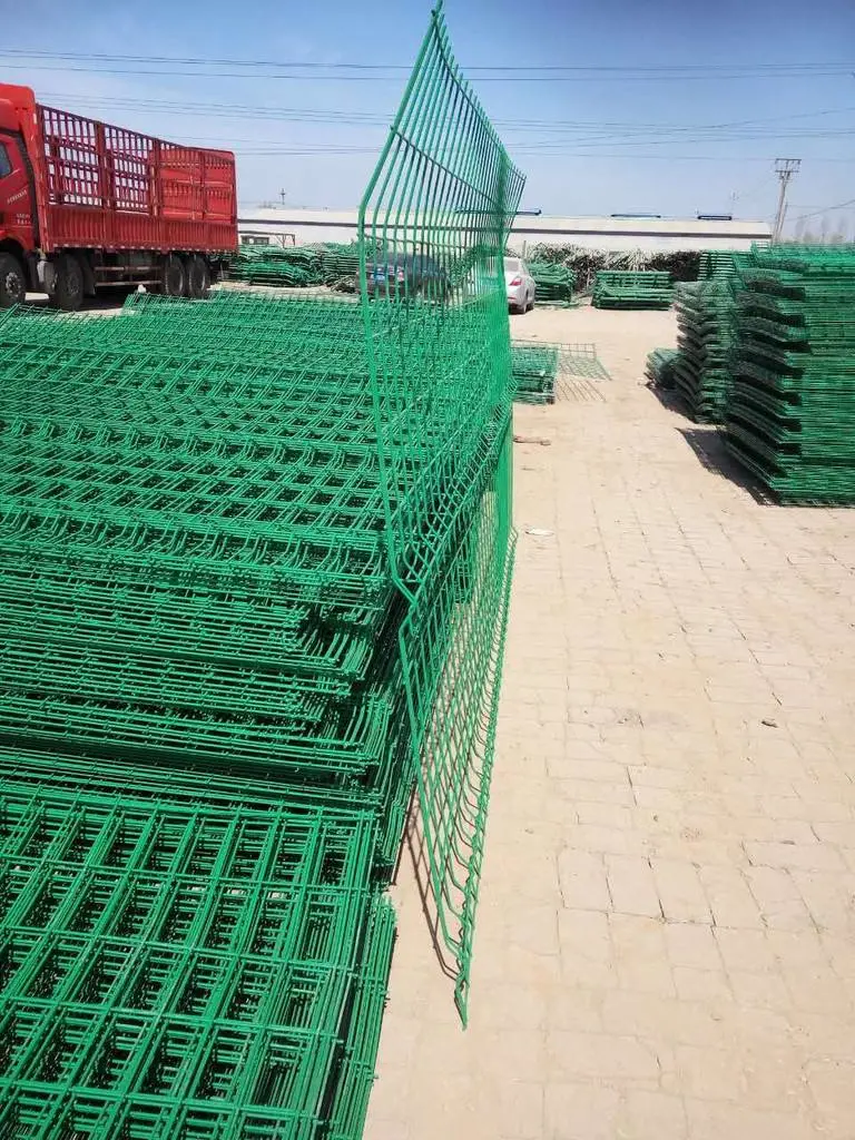 3D Curvy PVC Coated Welded Wire Mesh Fence/Metal Security Fence Panels for Airport