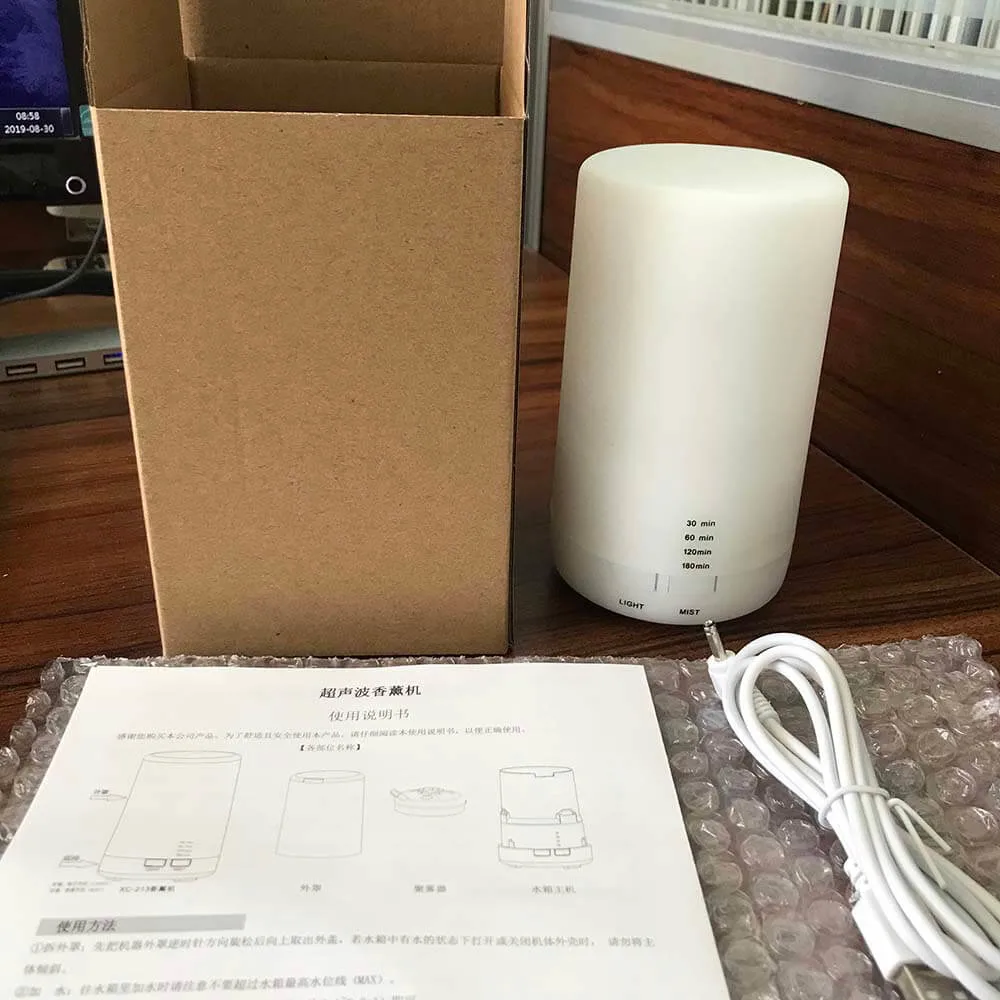 Ultrasonic Aroma Oil Diffuser Humidifier Aroma Diffuser with Light