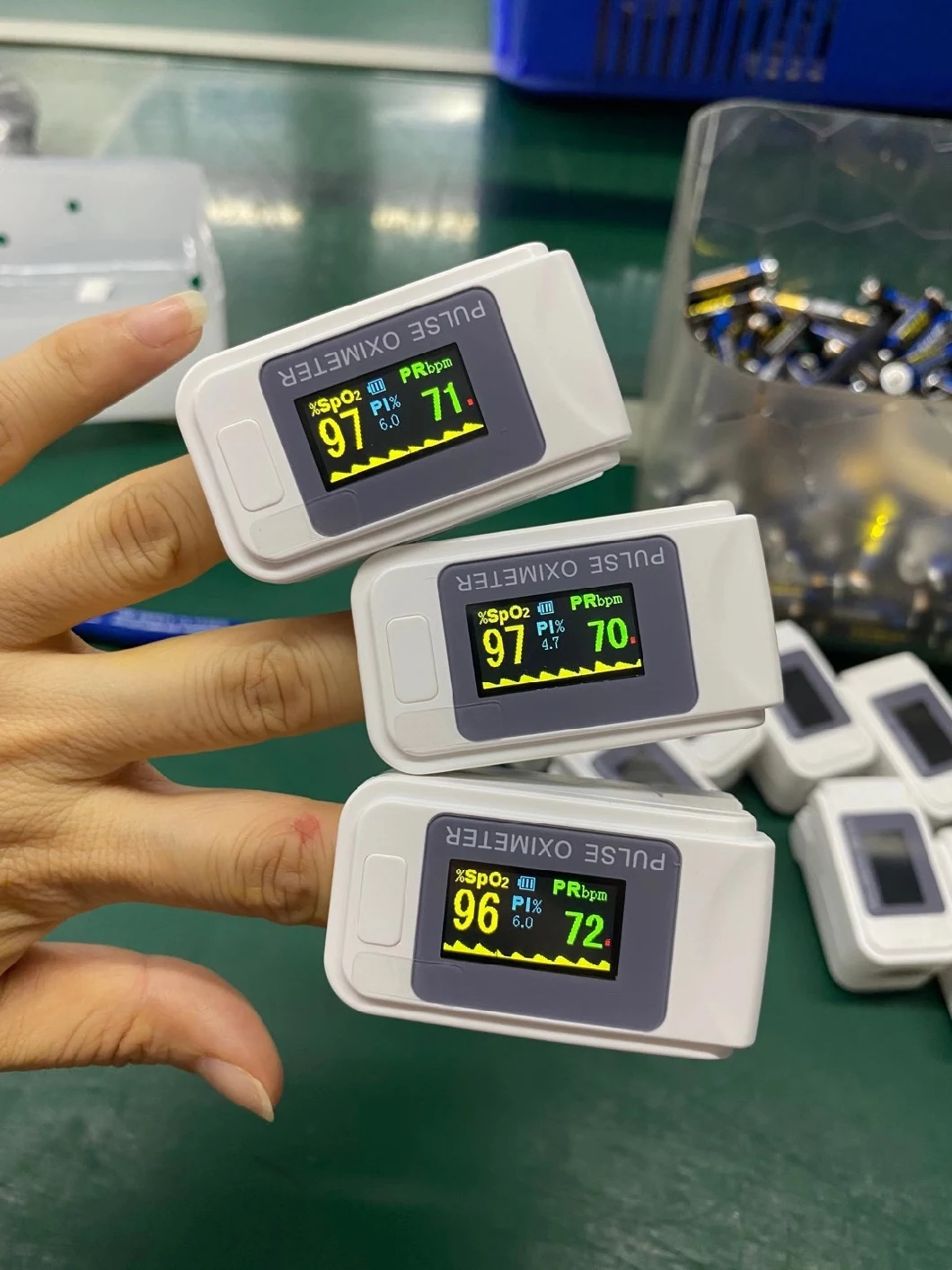 Health Monitoring Equipment Fingertip Pulse Oximeter with OLED Display Digital Handheld