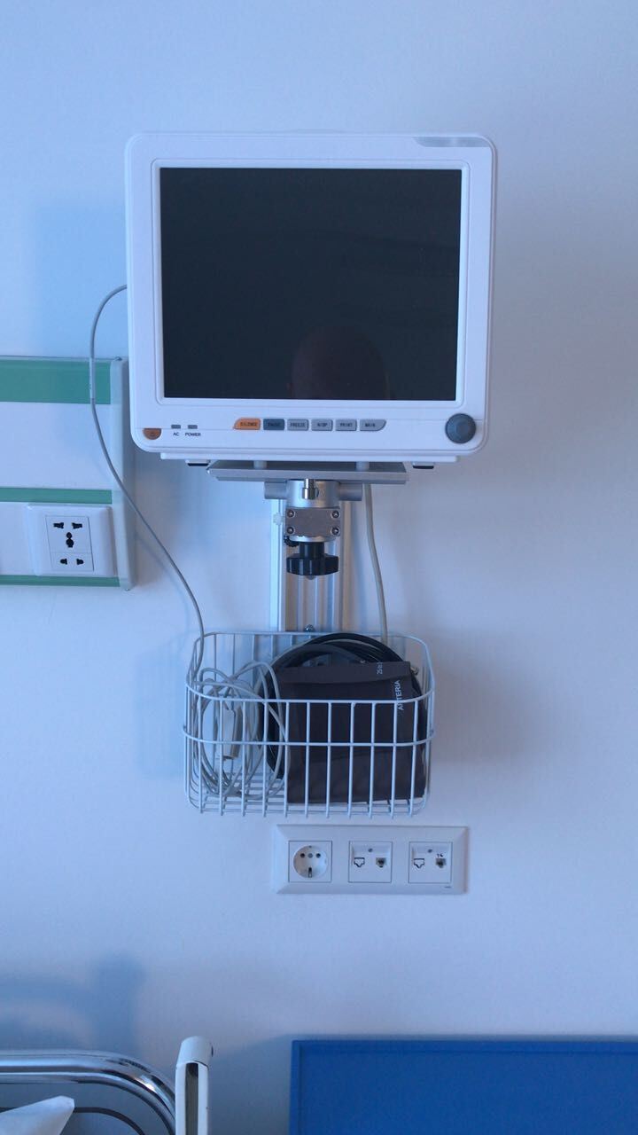 Medical Equipment Portable 12.1 Inch Patient Monitor Multi Parameter Patient Monitor