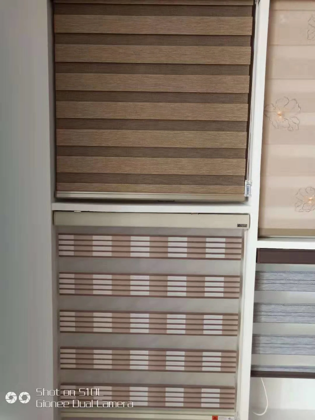 Manual Sunscreen Window Shades Zebra Blinds