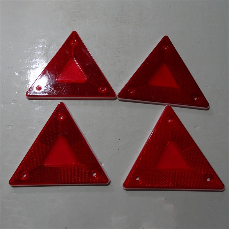 Triangle Shape Reflectors with 2 Screws Widely Used for Auto Truck Trailer