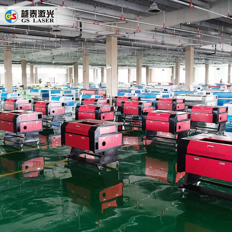 Manufacturer of Auto-Feeding Laser Cutting Machine with CCD Camera CO2 Laser Cutting Machine GS1610