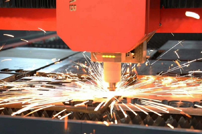 New Discount GF3015 Hgtech Laser Metal Cutting Machine CNC Laser Cutting Machine Indian Price