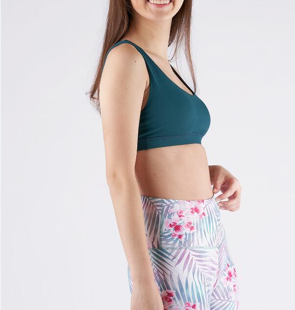 OEM Factory Custom Designs Fitness Gym Clothing Gym Wear Sexy Women Sports Bra with Back Straps