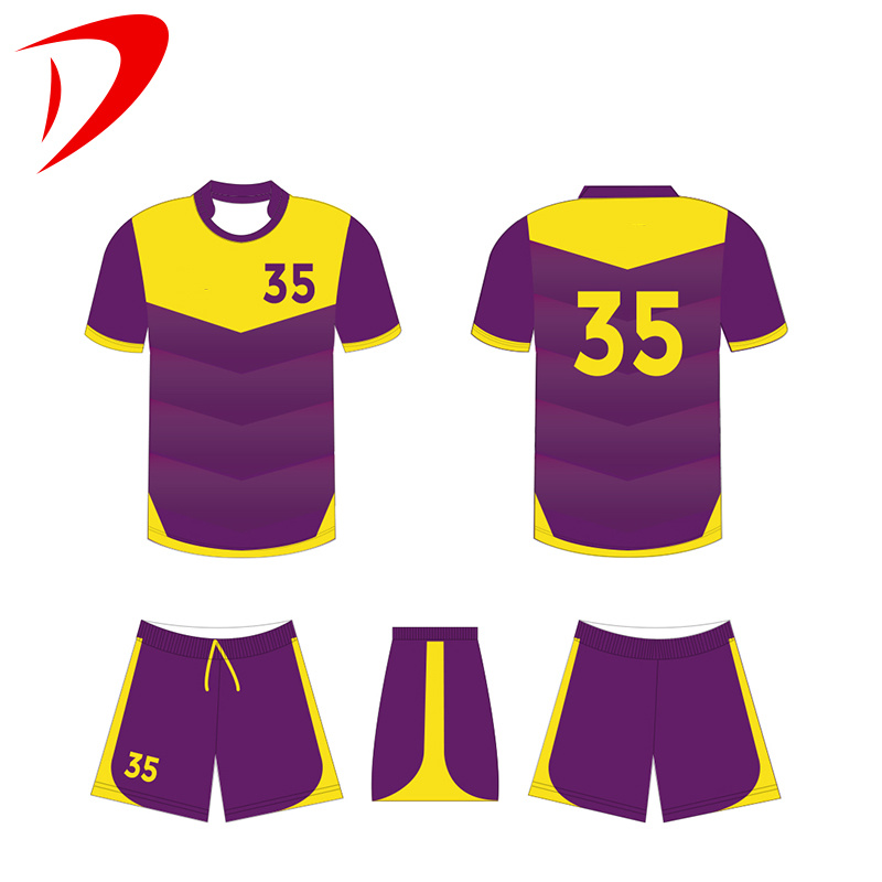 China 2021 High Quality Uniform Football Sneakers Training Soccer Men Supplier OEM Team Set Vintage Plain Jersey Uniform Soccer Tracksuit