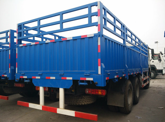 China Sinotruk HOWO Heavy Duty Dump Trucks Cargo Trucks Tractor Trucks