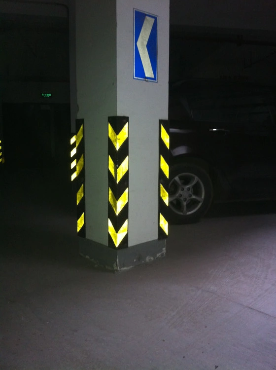 Parking Lot Reflective Rubber Corner Guard Protector