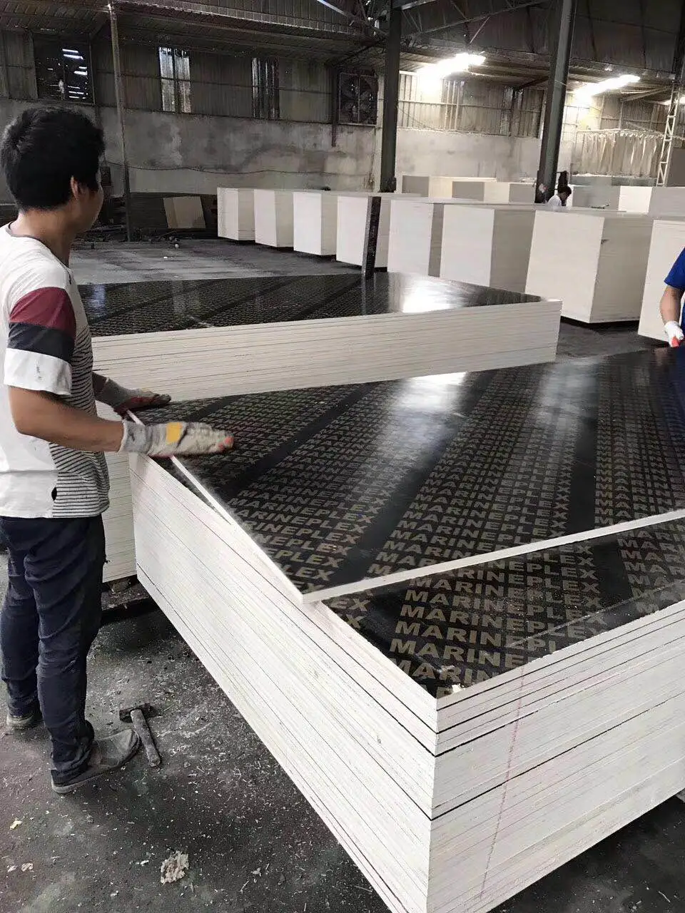 Film Faced Plywood Sheet and Construction Shuttering and Formwork or Concrete and Slab Formwork Panel or Brown Film Faced and Black Film Faced of 18mm Plywood