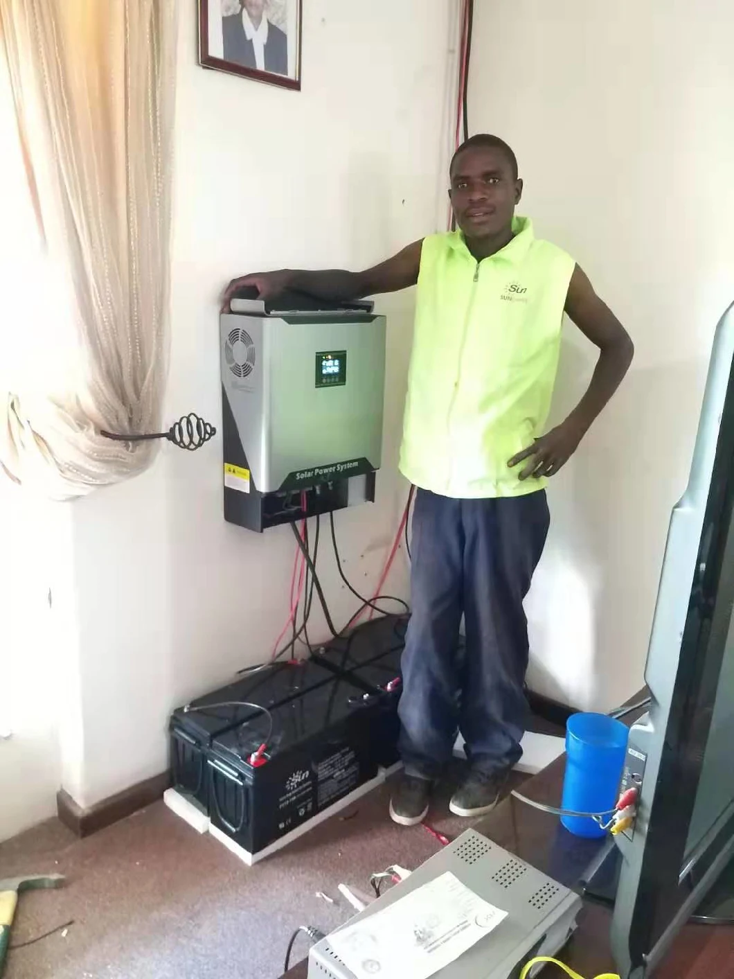 Solar Inverter 300W-20kw for Solar Power System, with MPPT Solar Charge Controller Built-in