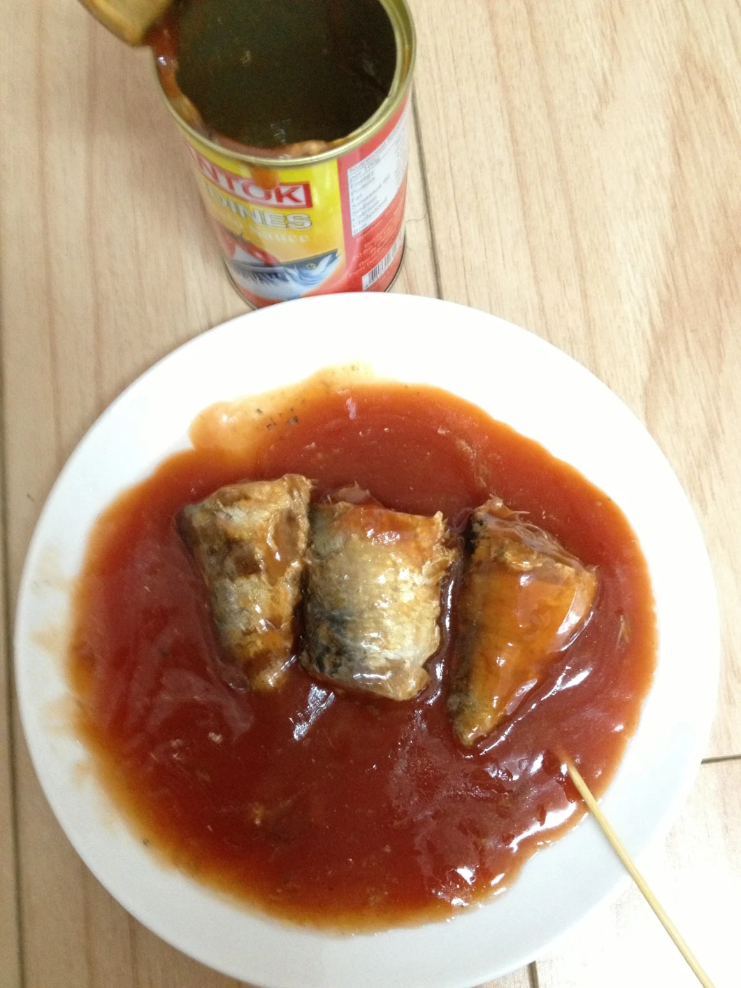 Fresh Meat Canned Sardine in Tomato Sauce and Able to Be Eaten by Pets