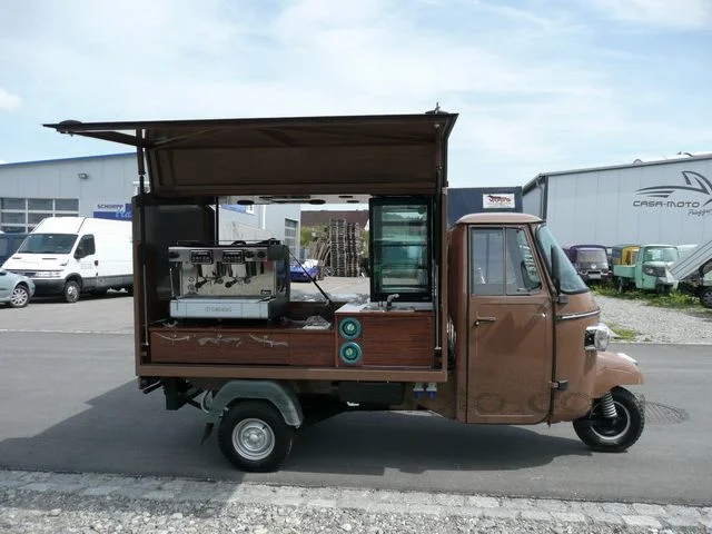 Street Electric Mini Food Cart Selling Freezer Ice Cream Tricycle