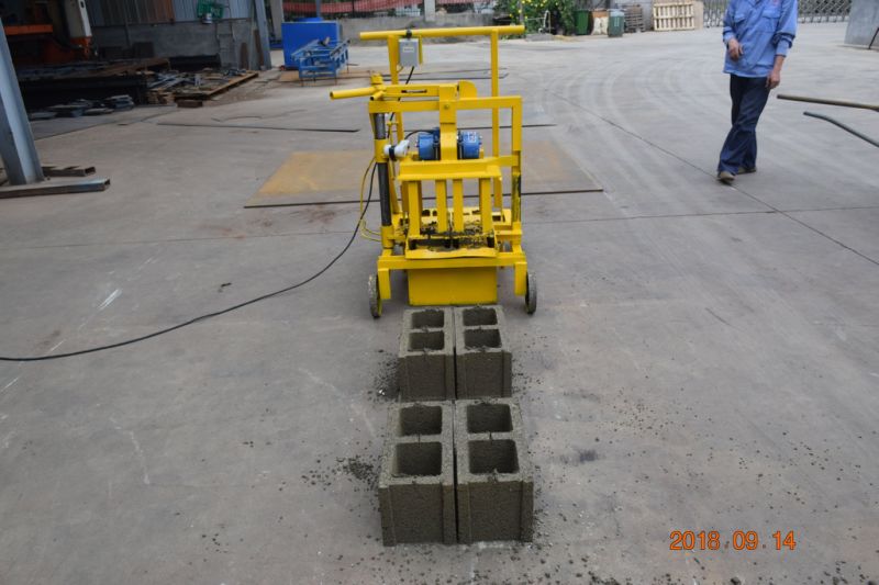 Moving Brick Machine, Small Block Machine, Concrete Brick Machine (QTM2-45)