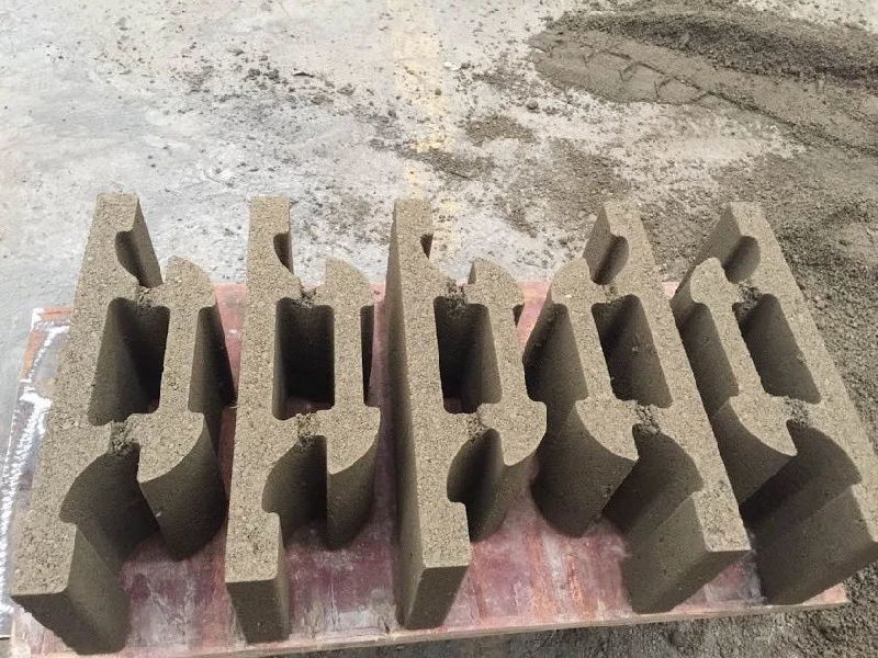 Qt40-1 Hollow Concrete Small Block Brick Making Machine / Cement Block Machinery