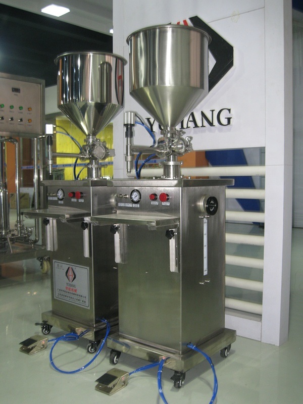Semi Automatic Pneumatic Liquid Filling Machine