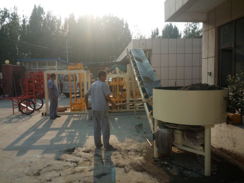 Full Automatic Concrete Block Making Machine with Staker Price