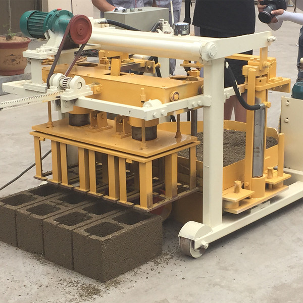 Qt40-3A Small Mobile Hollow Manual Concrete Brick Making Machine