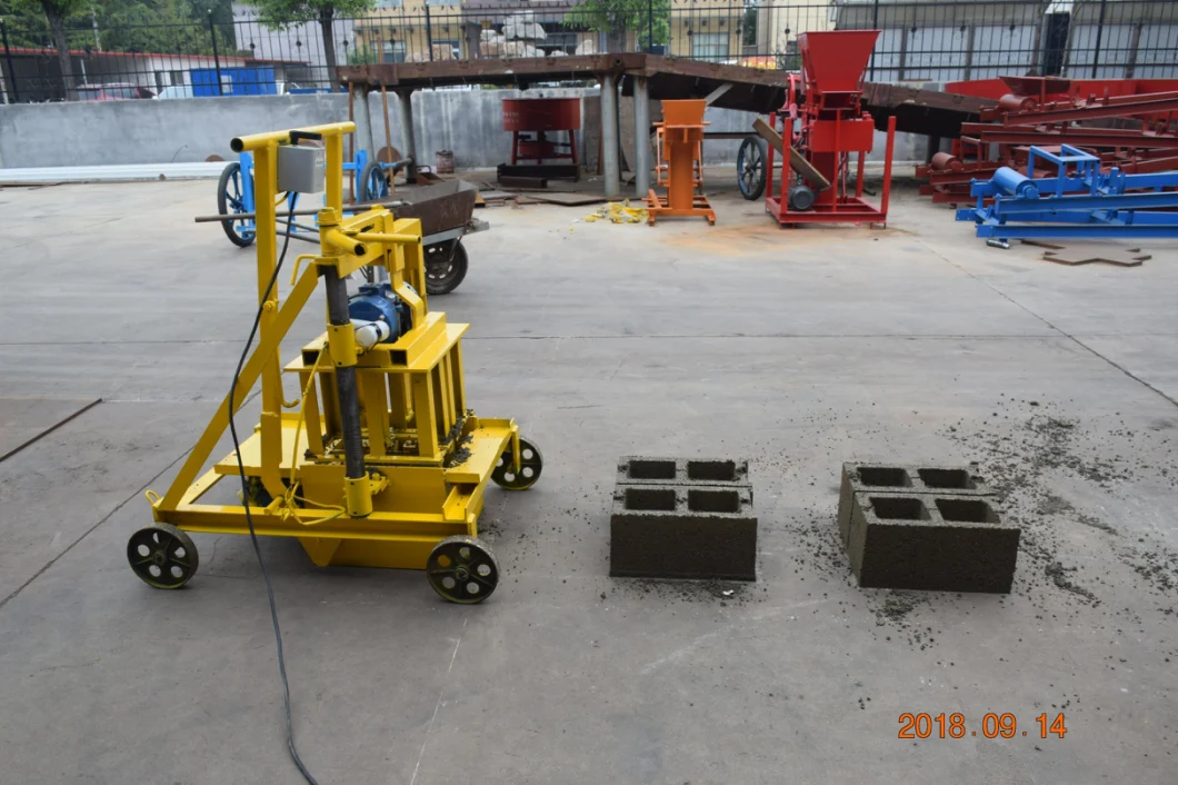 Moving Brick Machine, Small Block Machine, Concrete Brick Machine (QTM2-45)