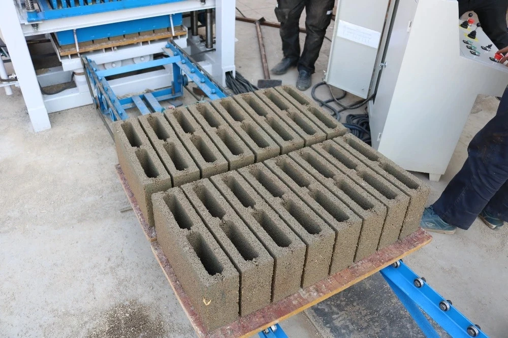Qtj4-25 Automatic Concrete Cement Paving Stone Block Making Machine for Sale in Ghana Zambia