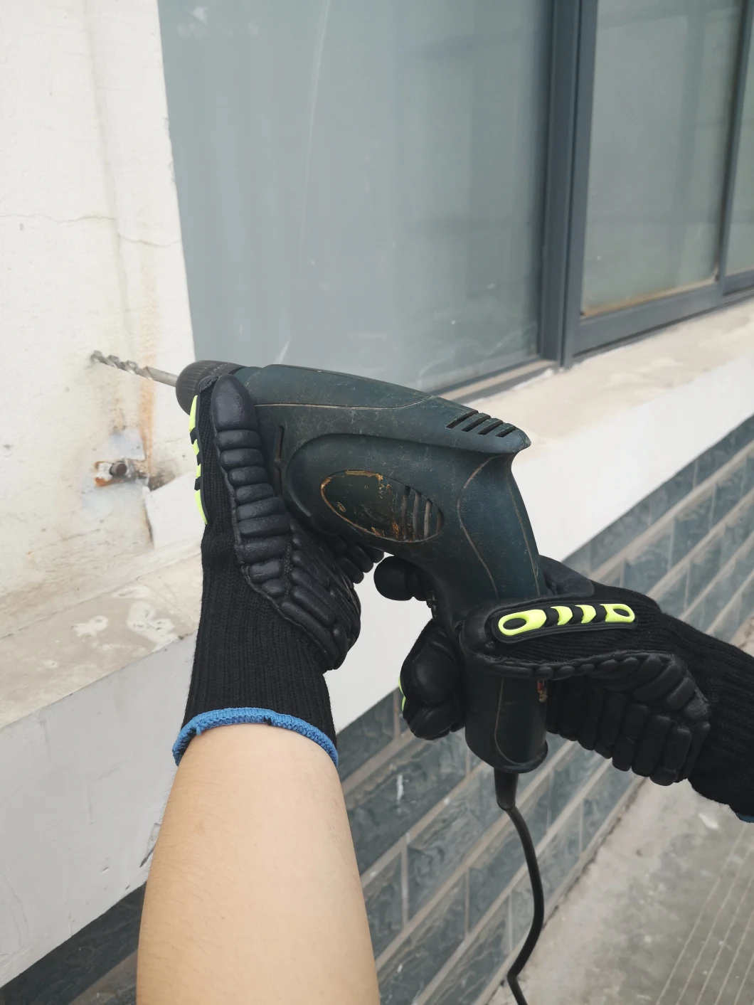 Foam Rubber Coated Anti-Vibration Heat Resistant TPR Impact Resistant Mechanical Safety Work Gloves