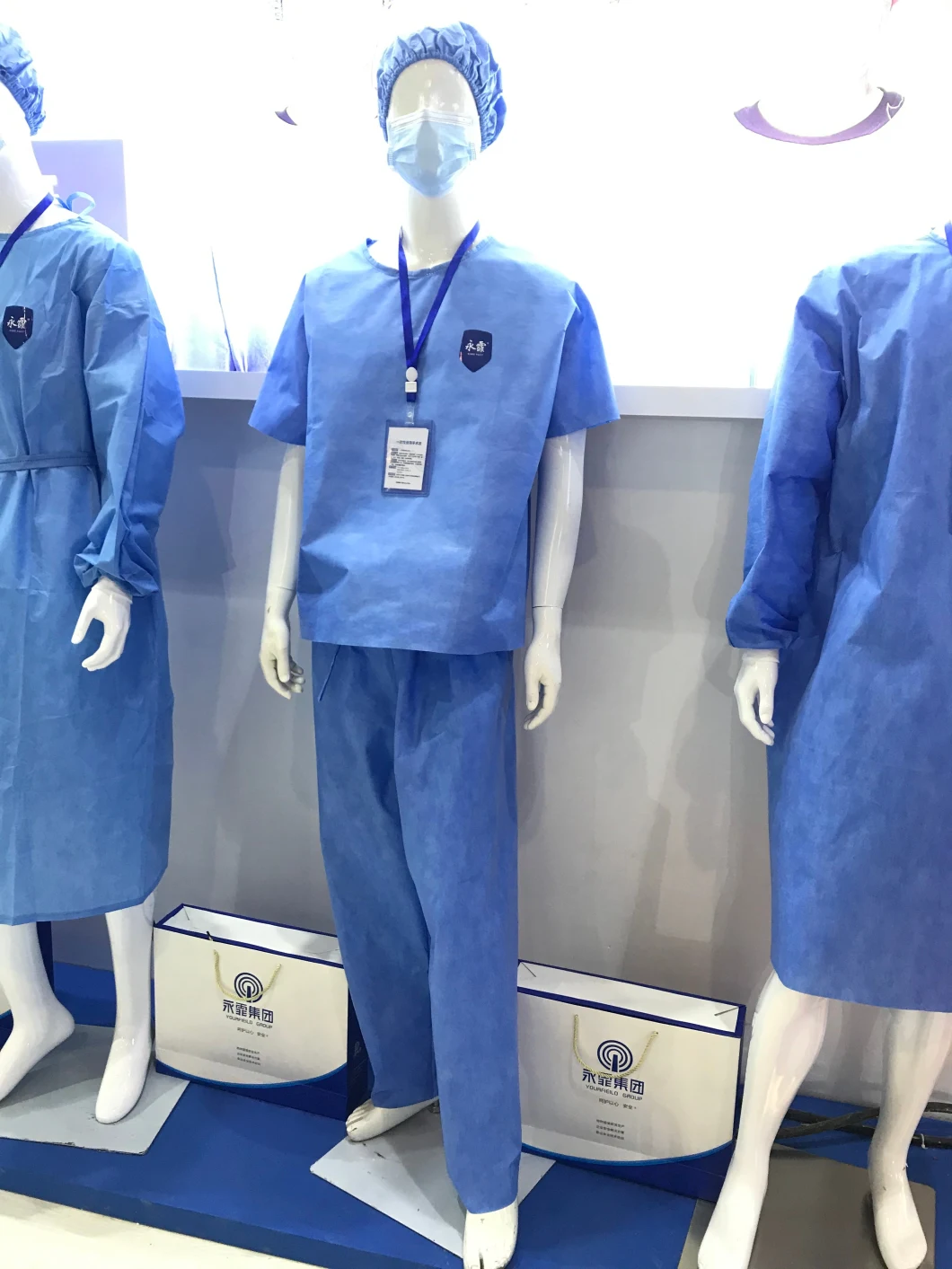 Disposable Hospital Doctors Patient Uniform Medical V-Neck Scrub Suit