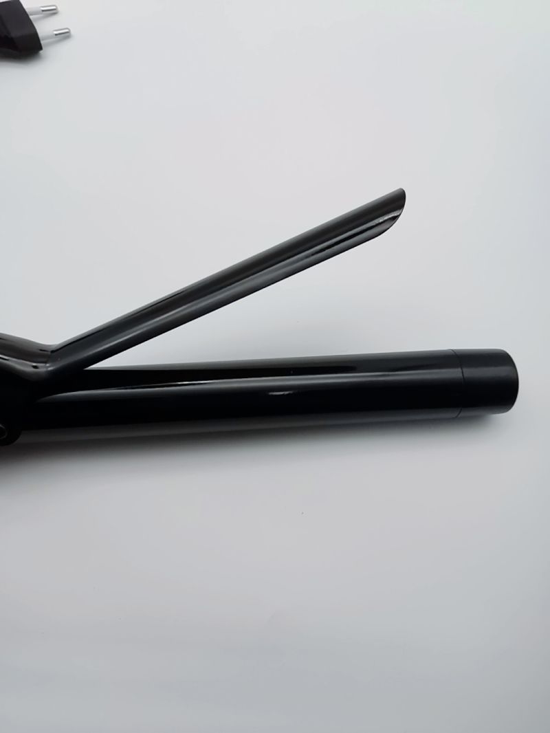 Ceramic PTC Medium Hair Curling Salon LED Temperature Display Straightener Curler