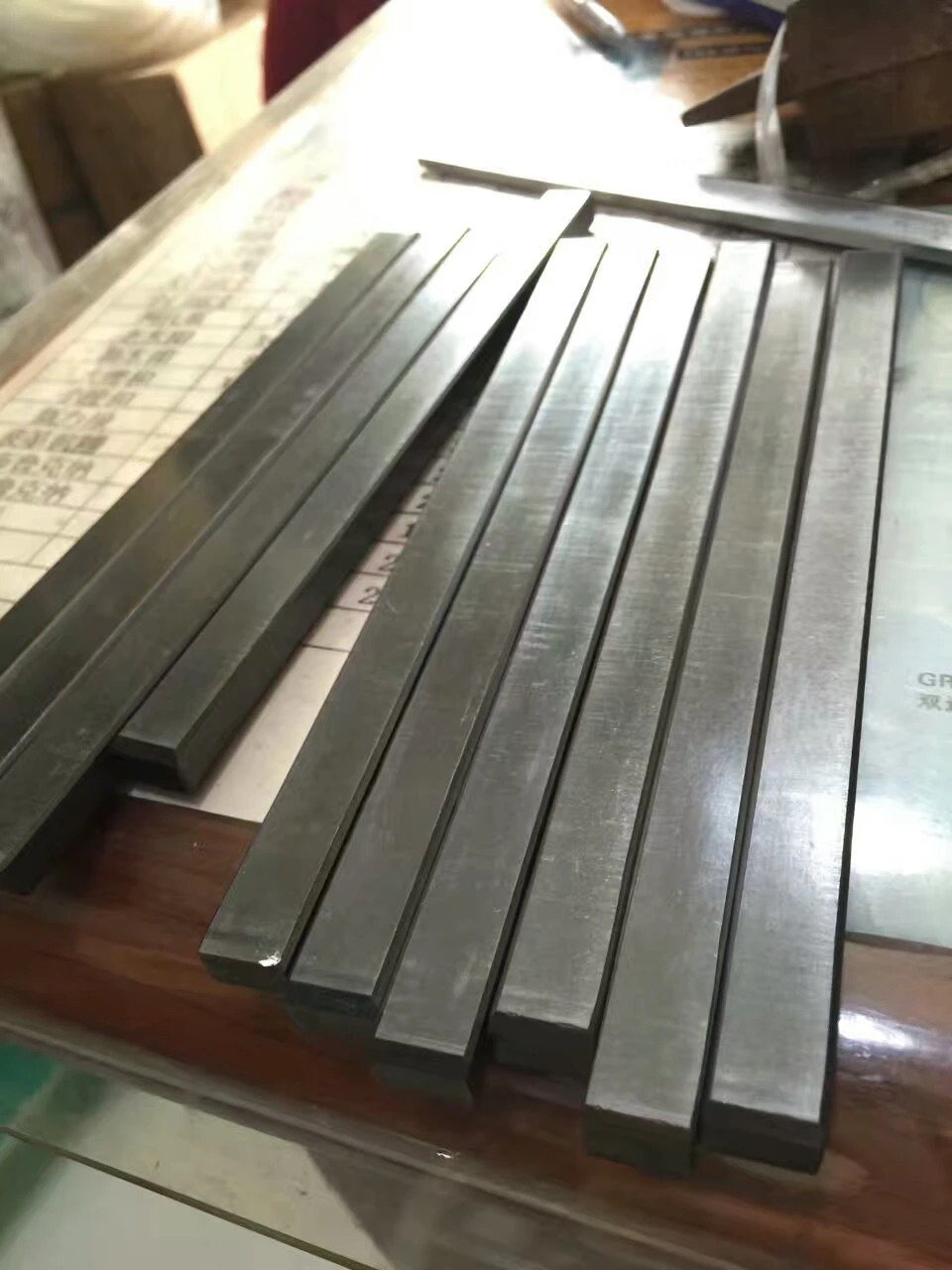170mm Length Graphite Bar with Holder for Stenter Machinery (YY-653)