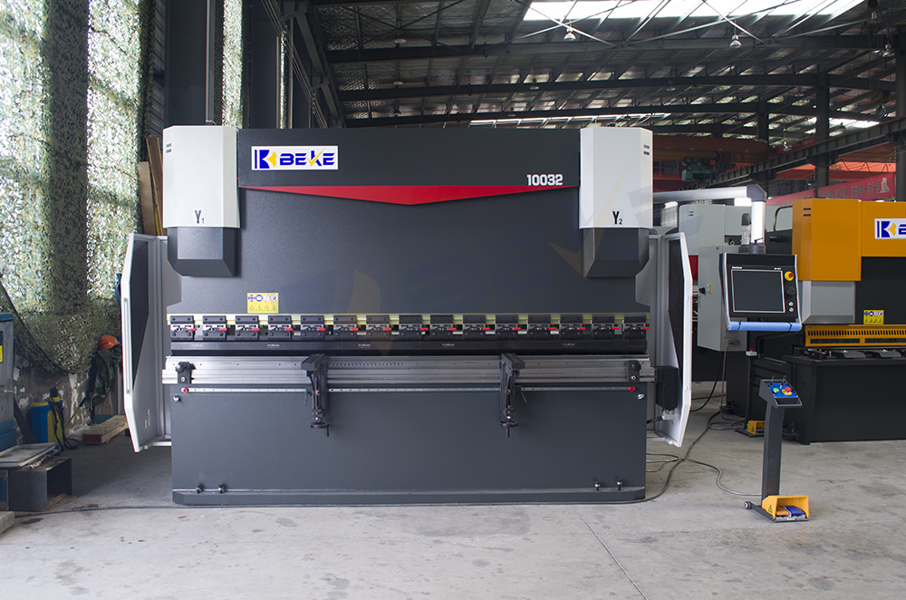 Nanjing Beke Wc67K Delem 100t 4meters Hydro Carbon Plate Brake Press Bender Machine