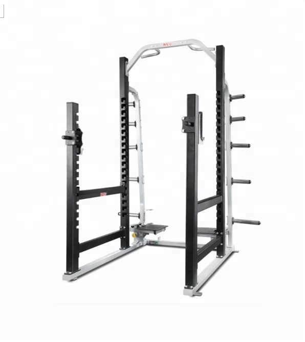 Gym Machine Exercise Equipment Power Rack Chin up Squat in Gym Room in Exercise Room