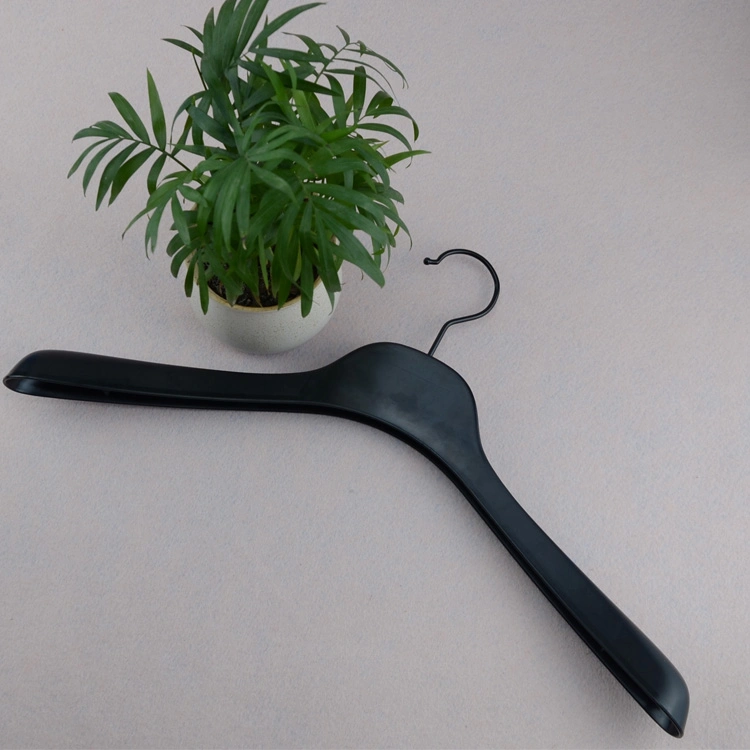 Classic Fashion Black Plastic Hangers with Custom Flat Hook