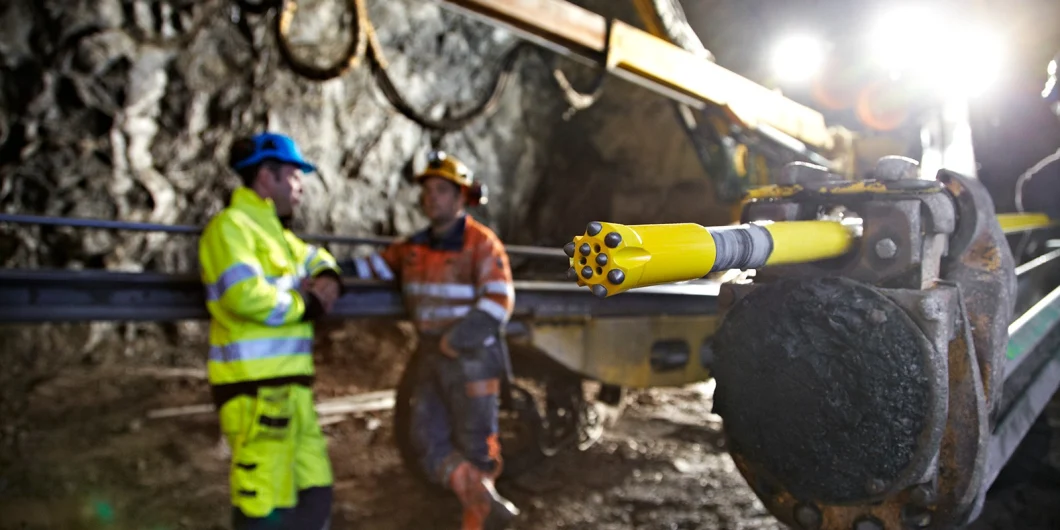 Alloy Steel Rock Drill Bits Thread Drilling Bit 33 - 152mm Diameter for Mining for Drilling Rigs