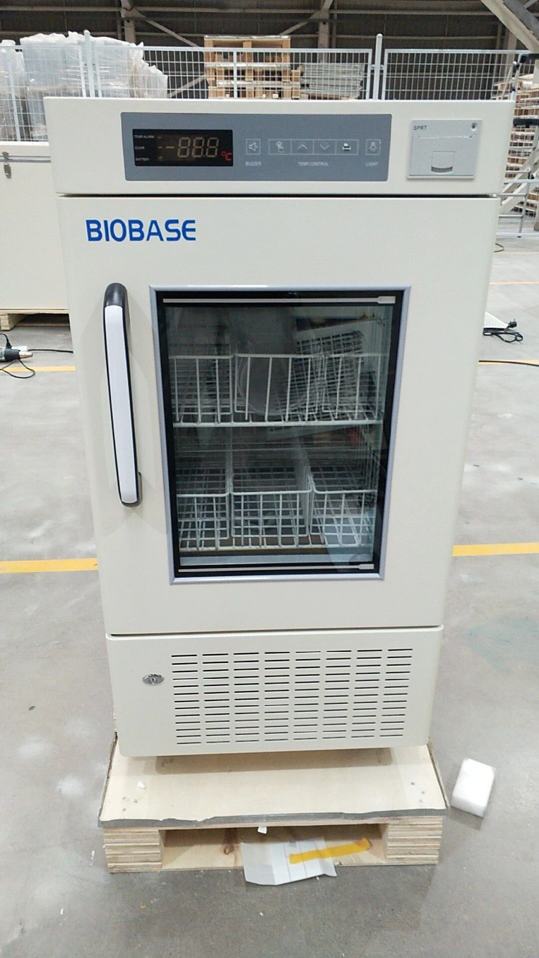 Bxc-V120b 4 Degrees Vertical Glass Door 120L Blood Bag Storage Blood Bank Refrigerator (Psyche)