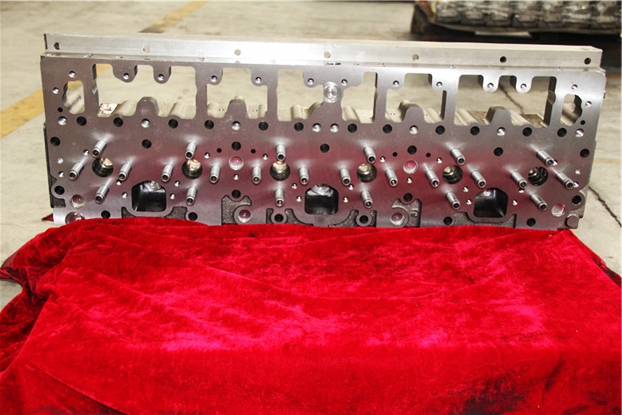 Factory Price Car Parts Xcec M11 Engine Cylinder Head 2864028