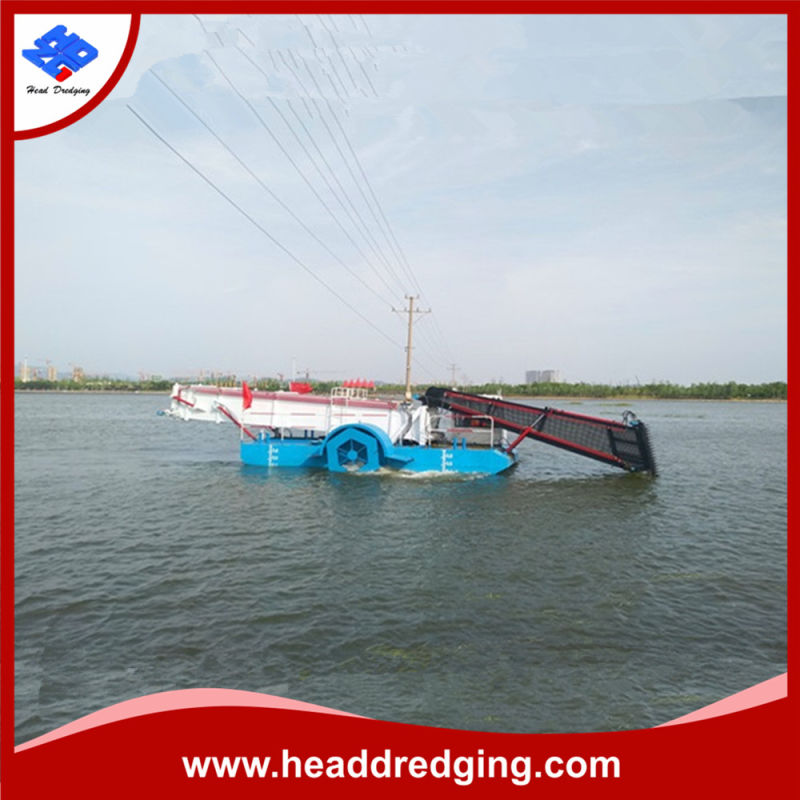 Aquatic Weed Harvester Capable of Cutting/Loading/Unloading Water Weed