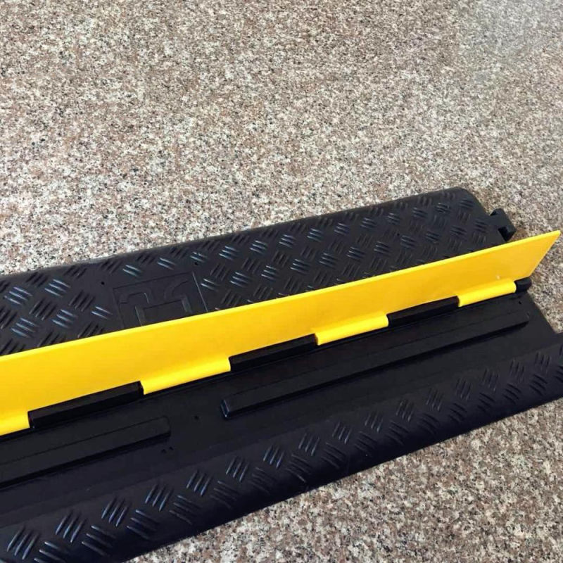 Black Yellow Safety Driveway Rubber Speed Bumps for Road Safety