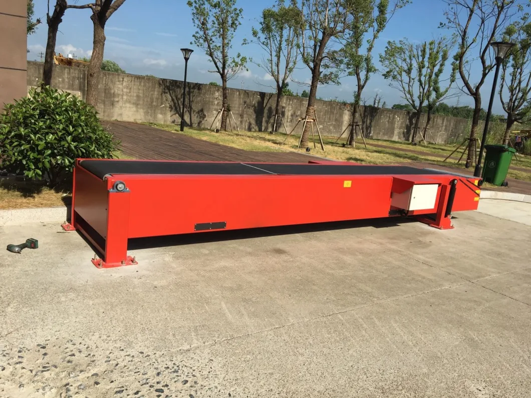 China 3 Three Sections Telescopic Boom Truck Loading Conveyor Belt for Logistics Discharge
